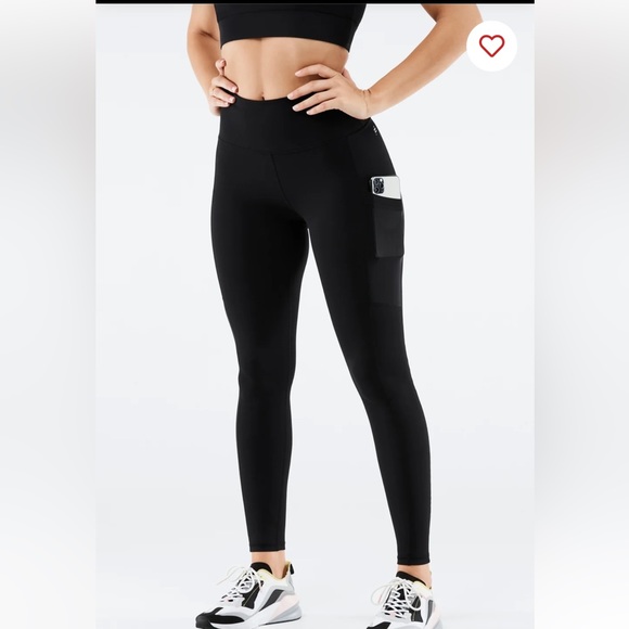 🏋️♀️ Fabletics On-The-Go PowerHold® High-Waisted Legging in Black - Picture 2 of 4